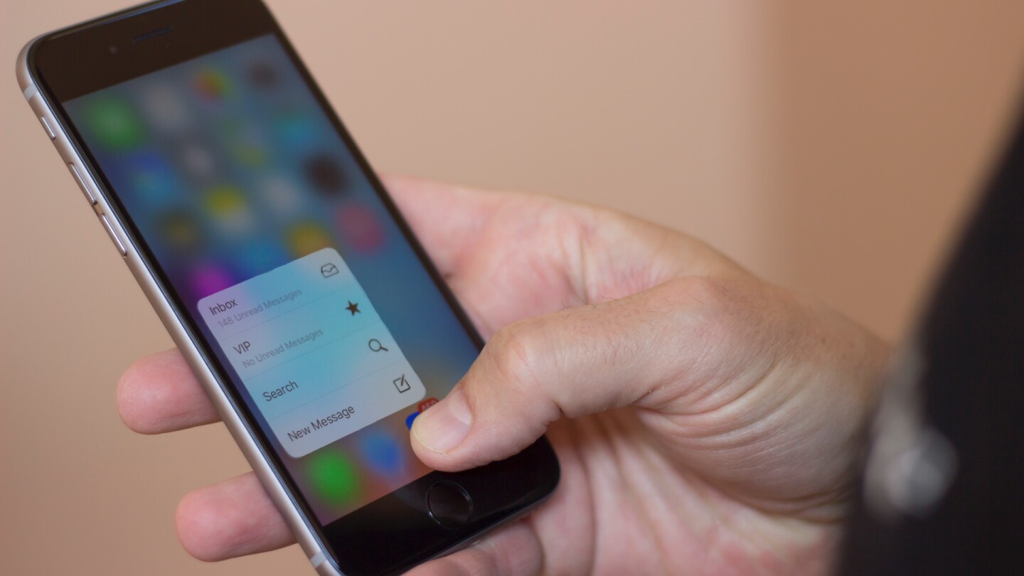 A 3D Touch pop-up on the Mail icon