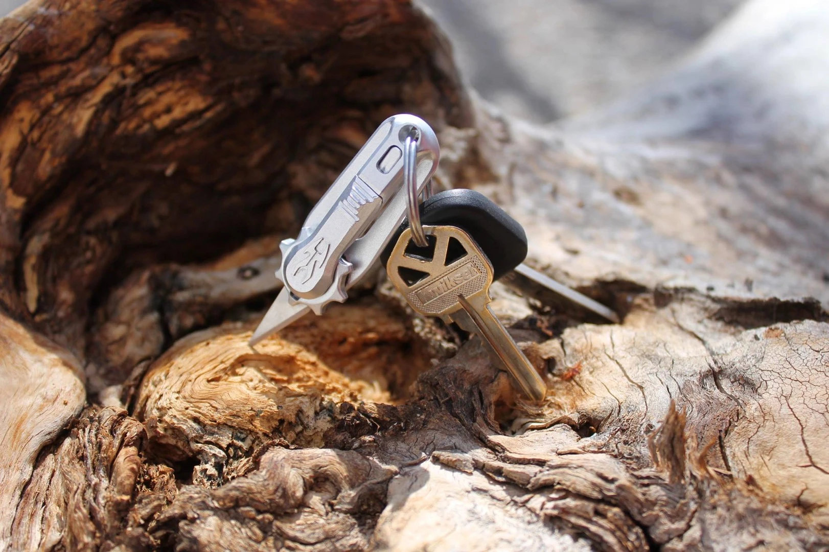 Korcraft is running a Kickstarter campaign to get the Everyday Blade into production