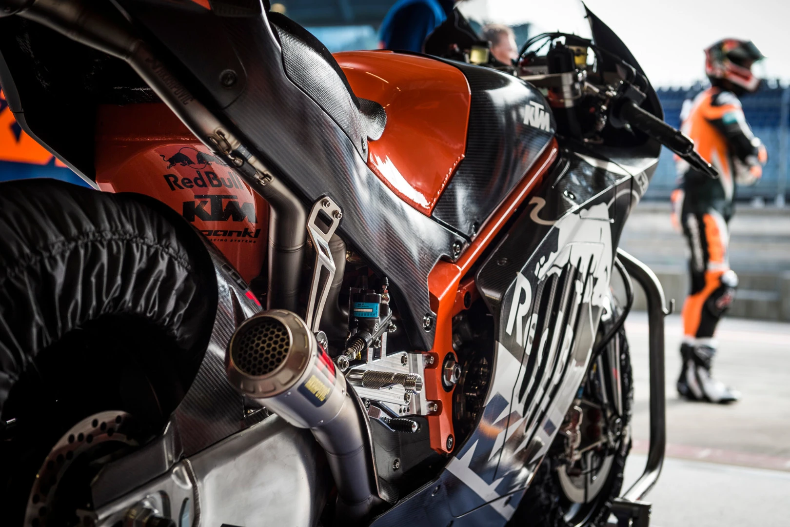 KTM Factory Racing, RC16