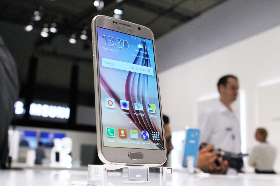 Will the Galaxy S6 tower over its competition? (Photo: Stu Robarts/Gizmag.com)