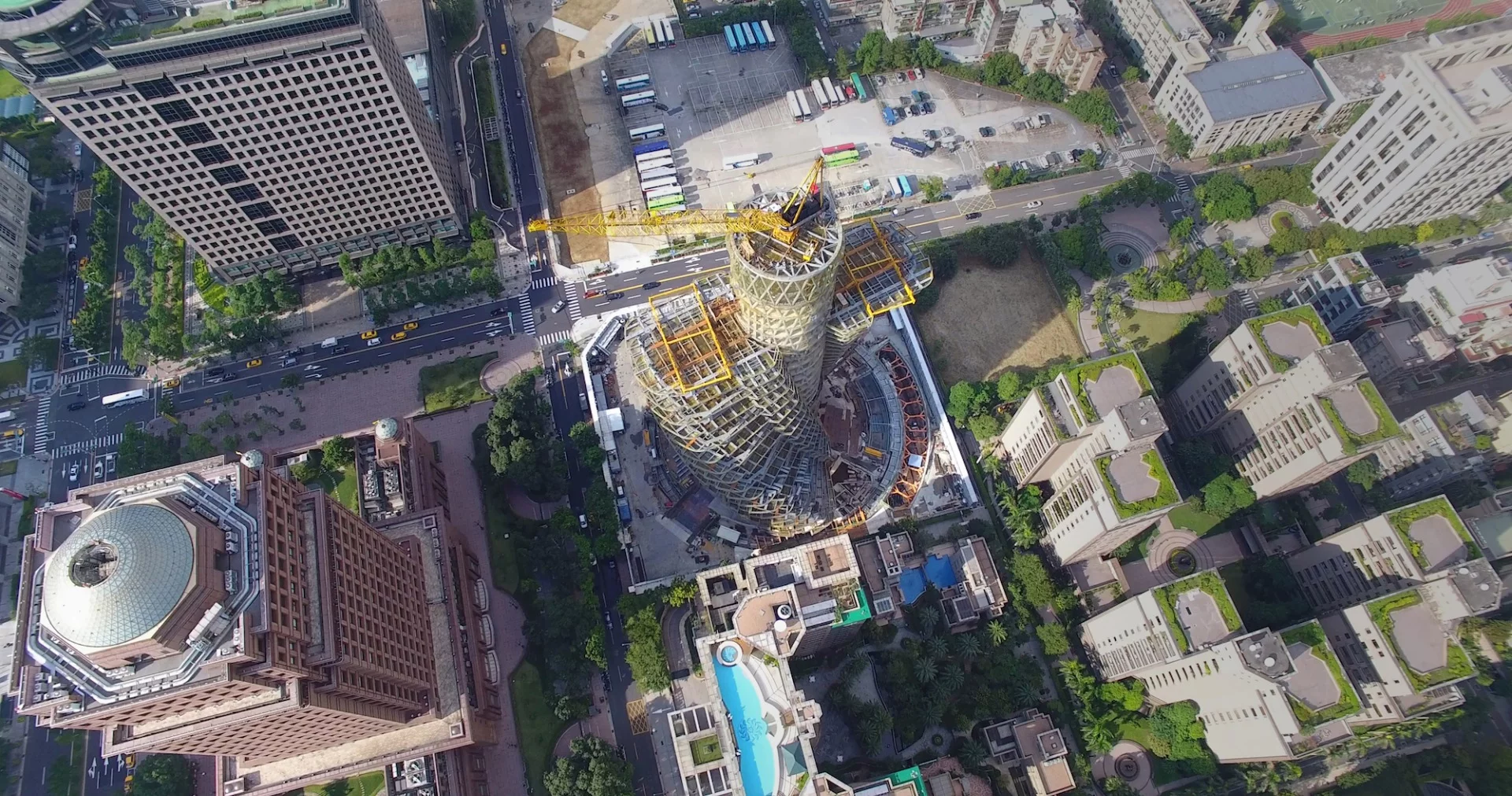 Top-down drone's-eye view of the Agora Garden Tower