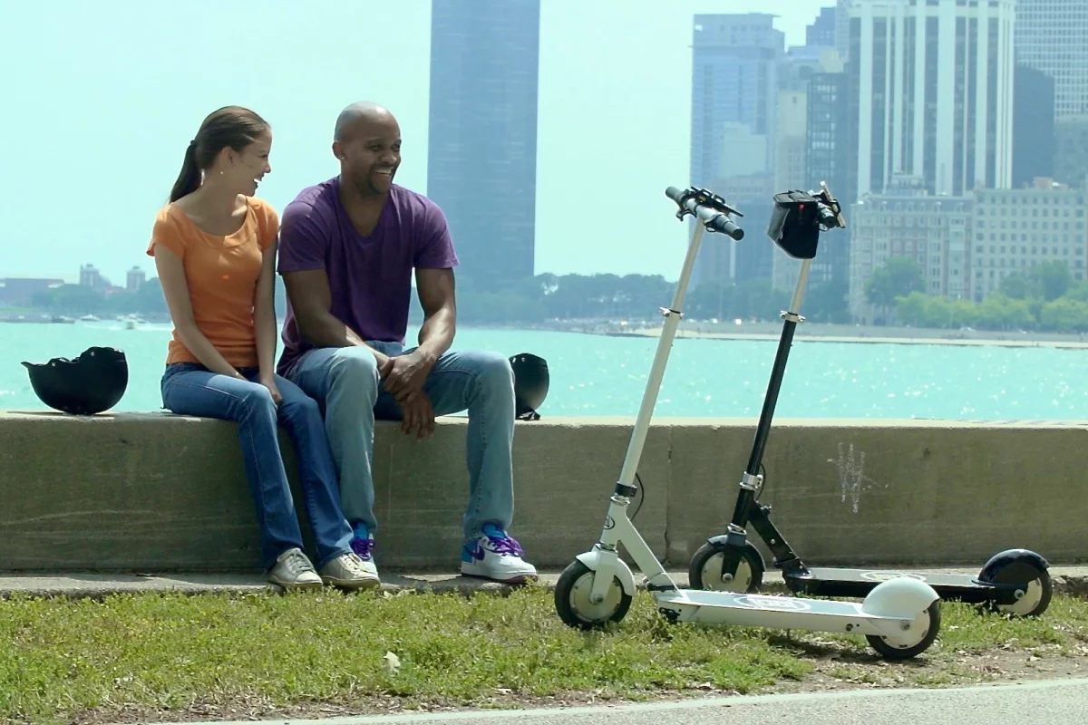The Ion SmartScooter is claimed to travel up to 17 miles (27 km) on a single charge, and at speeds of up to 15 mph (24 km/h)