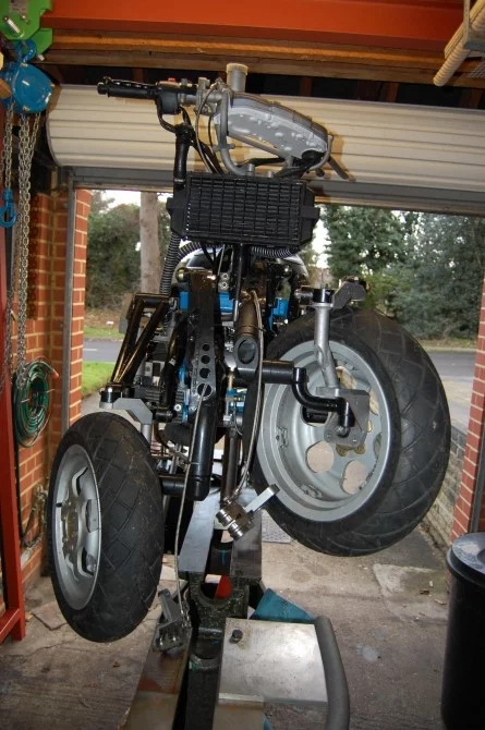The 4MC four-wheeled motorcycle