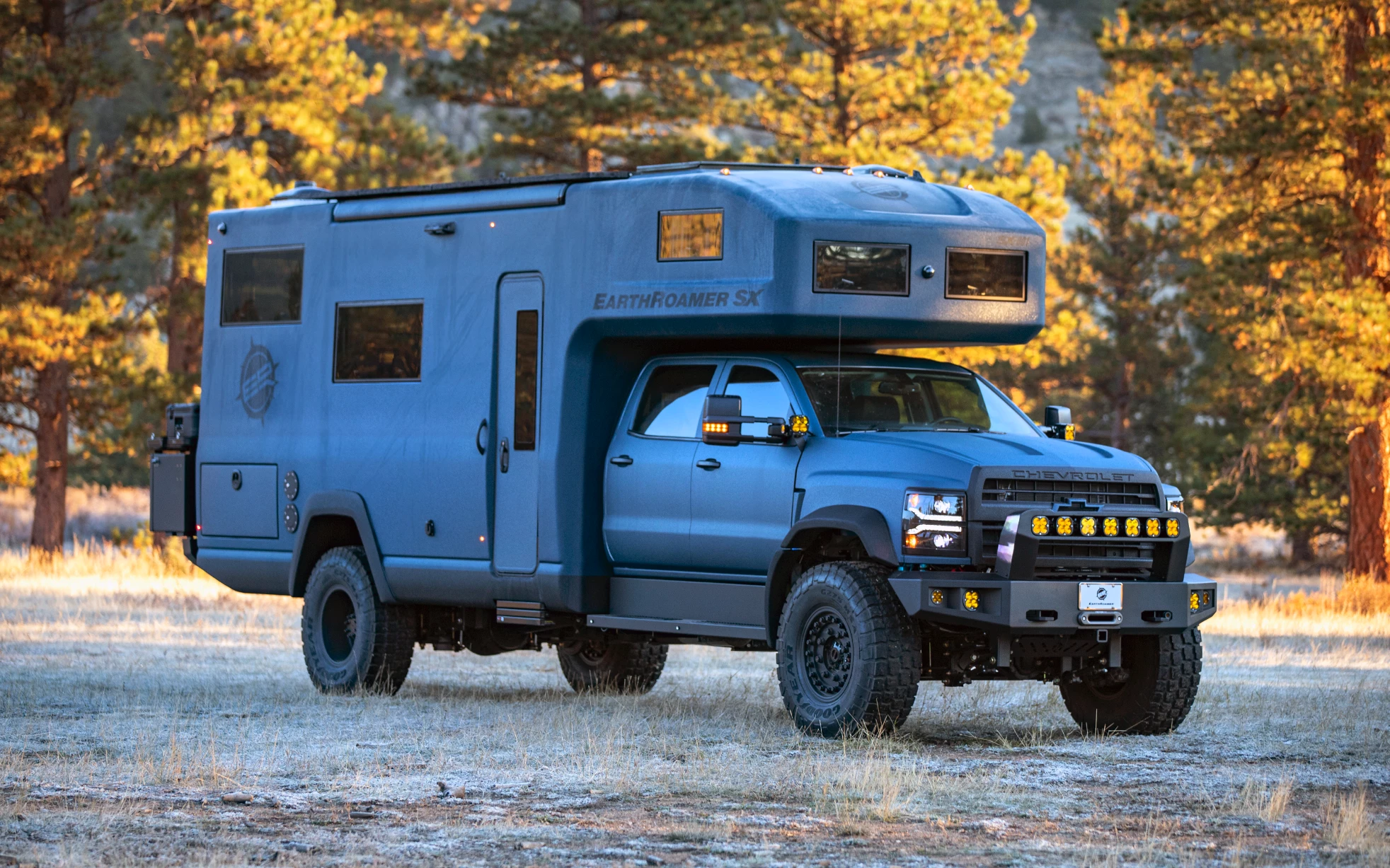 EarthRoamer puts its vacuum-infused carbon fiber living module atop the Chevy Silverado 6500