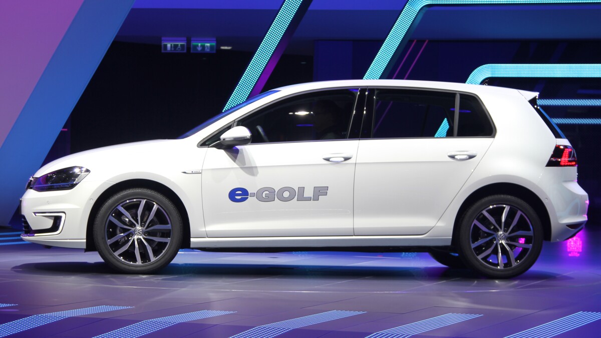 The four-door e-Golf's 85-kW motor is powered by a 24.2-kWh lithium-ion battery for a claimed range of up to 190 km (Photo: Gizmag)