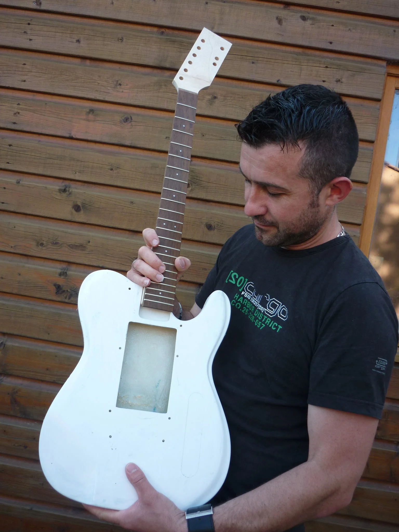 Kompozit's Yann Airiau tests the neck for size