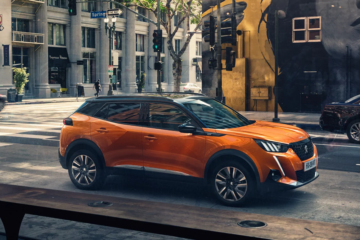 The e-2008 electric SUV is Peugeot's second all electric vehicle, producing 100kW (136 hp) from its electric motor and offering a 310 km (193 mile) range from its 50kWh battery pack