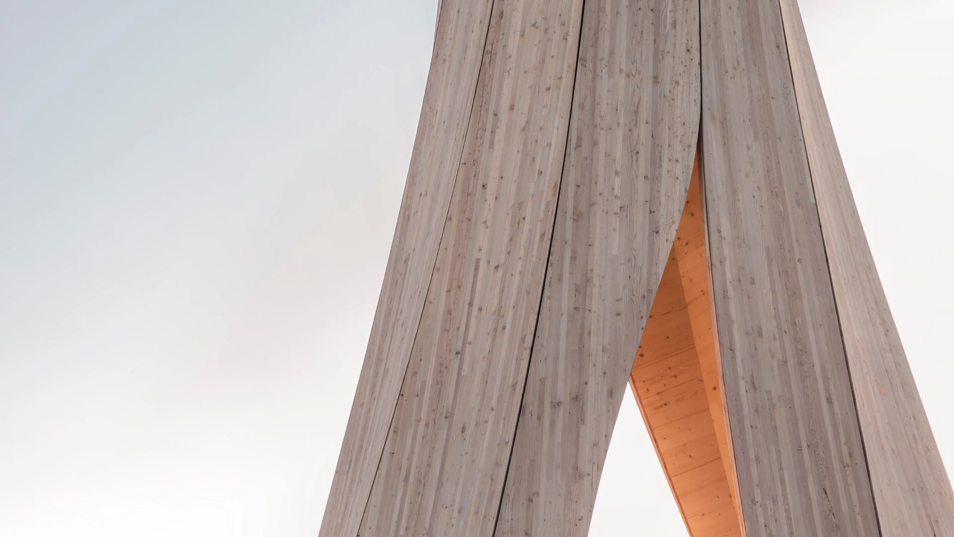 Though the Urbach Tower certainly makes for an impressive spectacle, the hope is that it acts as a proof-of-concept for a form of self-shaping architecture