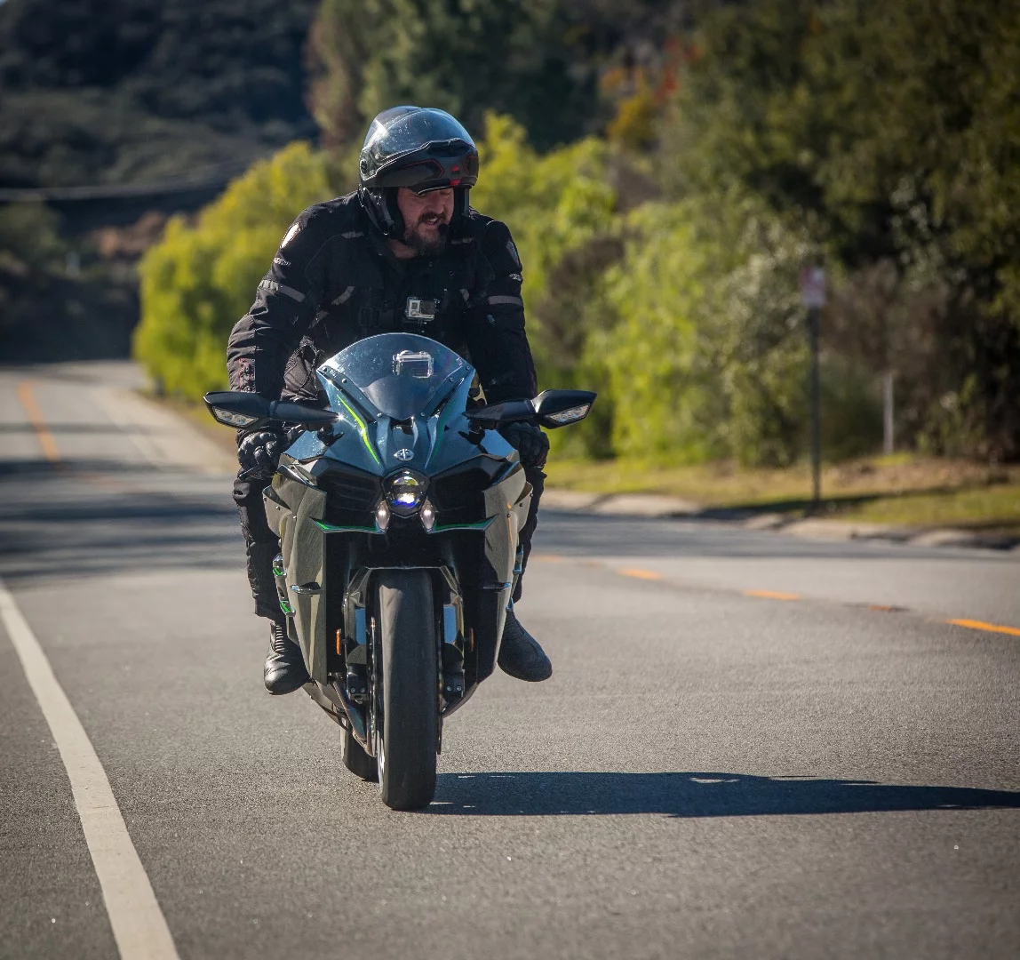 Kawasaki Ninja H2: enormous Brembo brakes and KIBS ABS system stop you almost as quickly as this bike accelerates, if that's possible