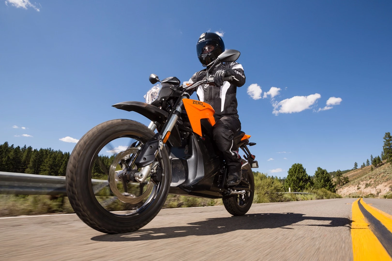 2016 Zero DS - this guy has road gear on