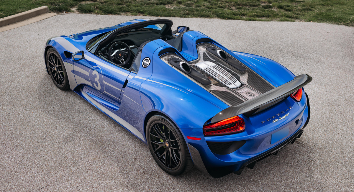 2015 Porsche 918 'Weissach' Spyder