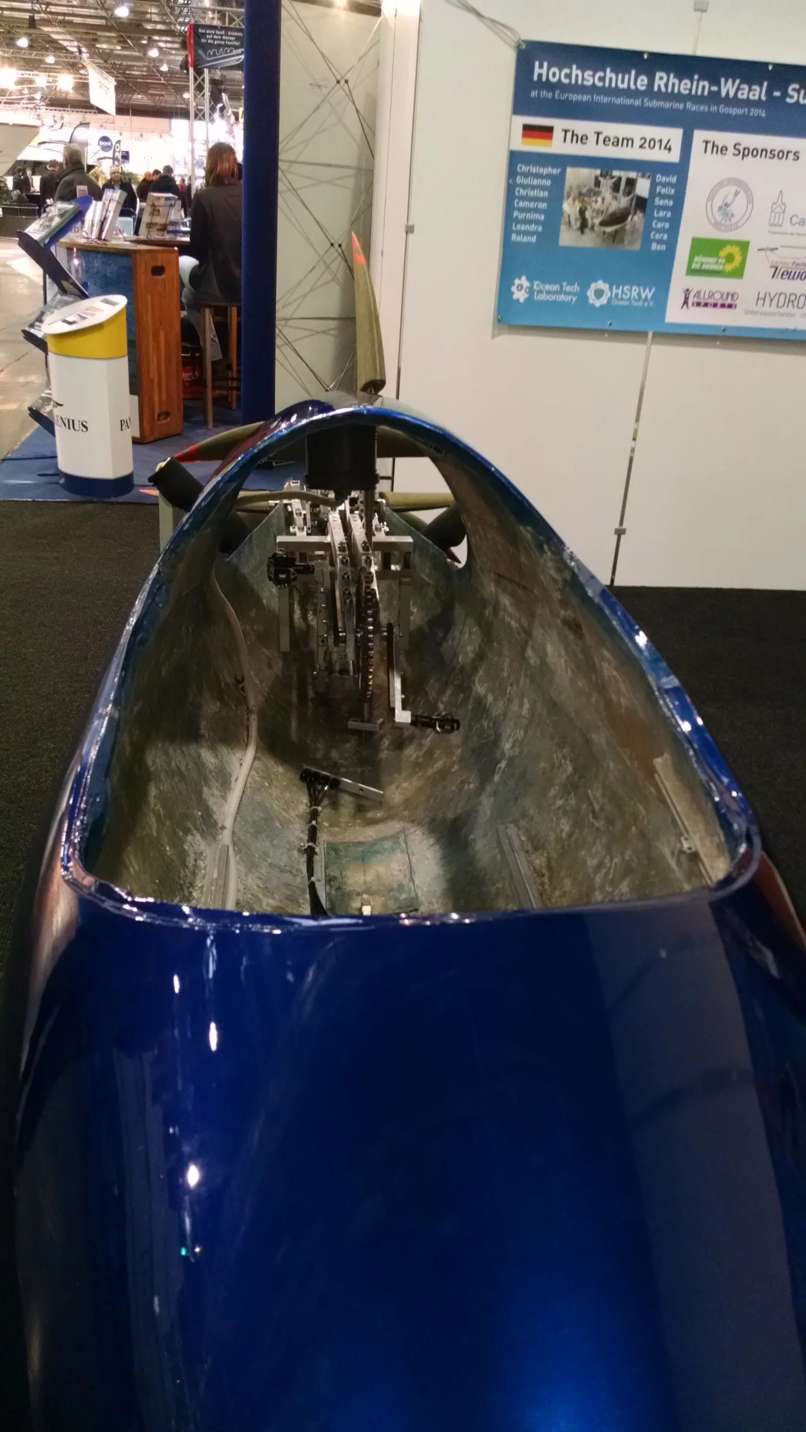 The INIA submarine driver lies on his stomach and pedals the rear fins (Photo: C.C. Weiss/Gizmag)