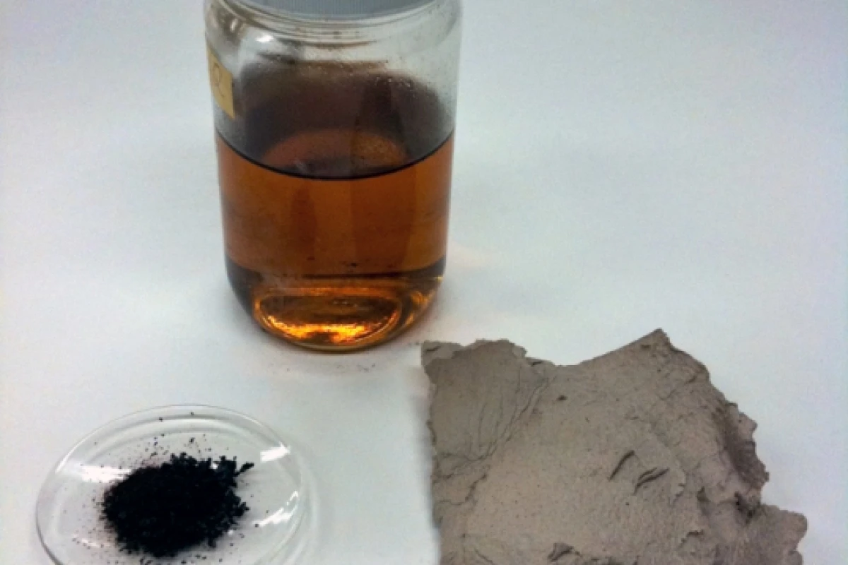 Researchers have developed a new lignin-solvent process to separate cellulosic biomass into usable components (from left: lignin, hemicellulose, and cellulose)