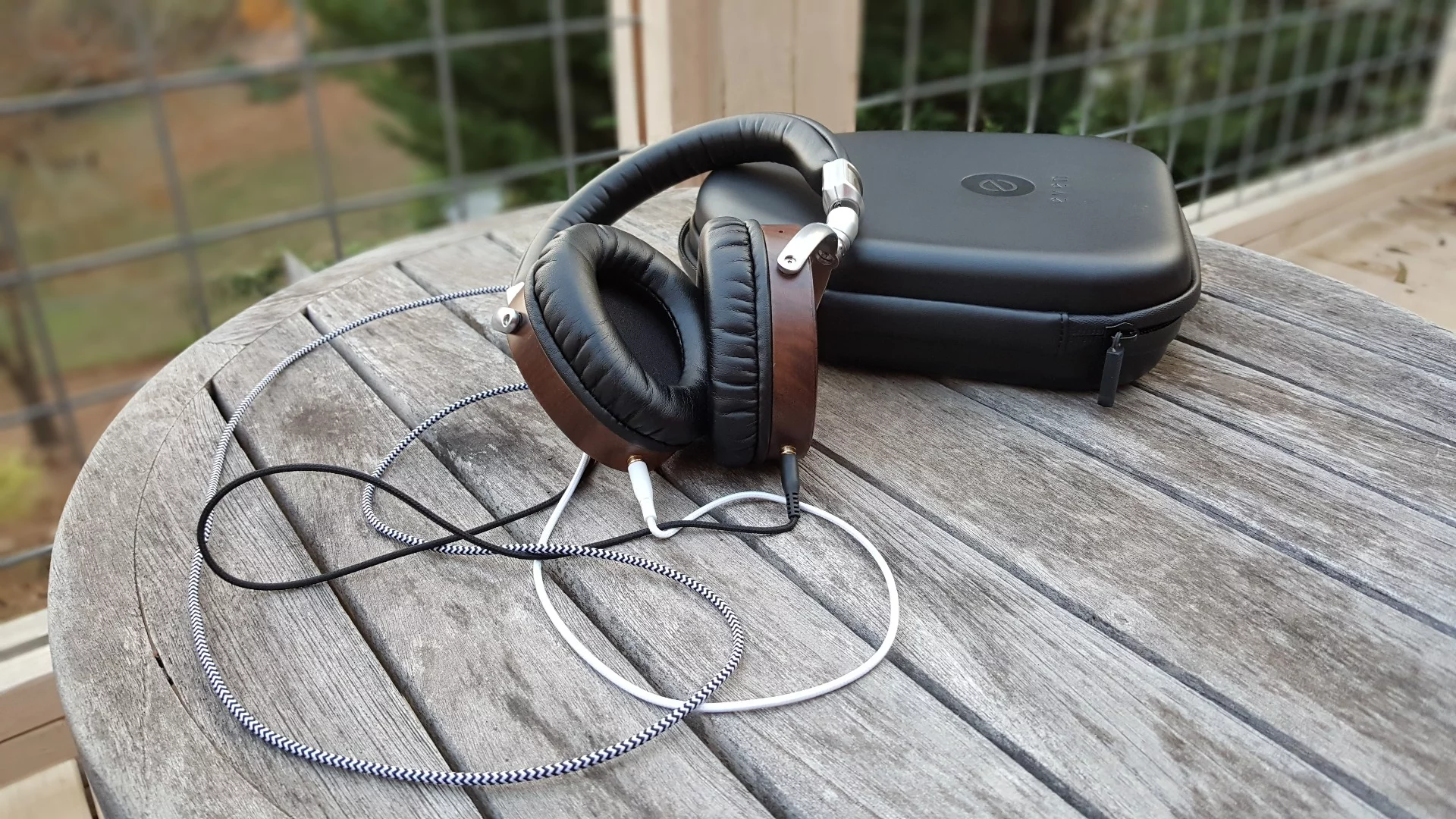 Even's H1 headphones are made from quality materials and deliver customized sound