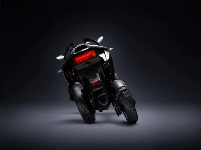 Quadro Qooder: can achieve impressive lean angles for dynamic cornering