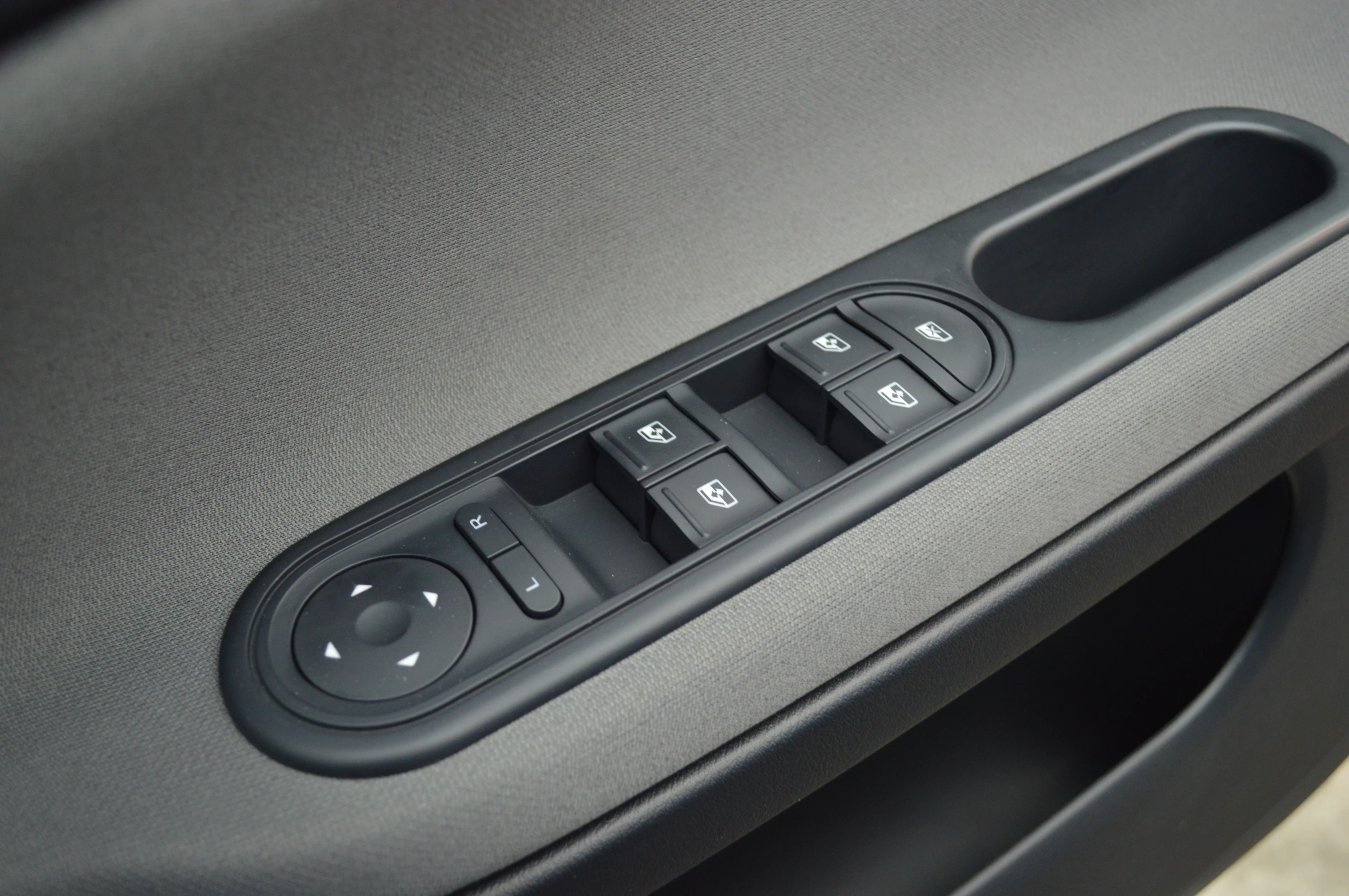 In the driver's seat of the MG3 (Photo: Gizmag)