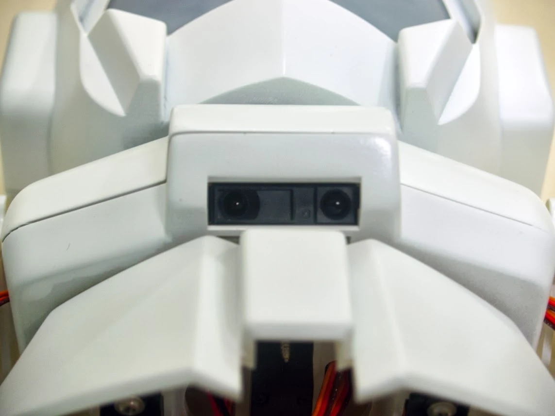 RAPIRO's belt can be fitted with a PSD distance sensor to avoid falling off of ledges (sensor sold separately)