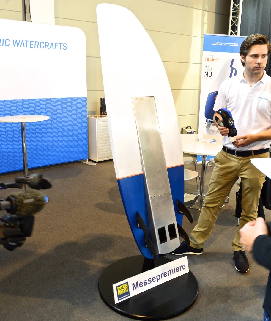 The eBoard features a 15-hp two-jet electric drive controlled by a wireless glove