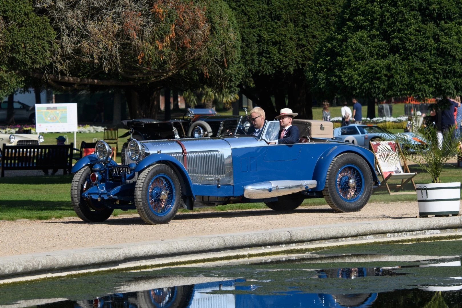 1928 Mercedes-Benz 680 S 'Boat Tail' Roadster by Barker | Winner: Concours of Elegance Hampton Court Palace (U.K.) | Owner: Bruce R. McCaw, Washington, USA | Specifications: 6,789 cc SOHC supercharged inline six-cylinder engine • 130 horsepower (hp), 180 hp with supercharger engaged • 4-speed manual gearbox • Leaf-sprung solid front axle, leaf-sprung live rear axle • Four-wheel hydraulic drum brakes