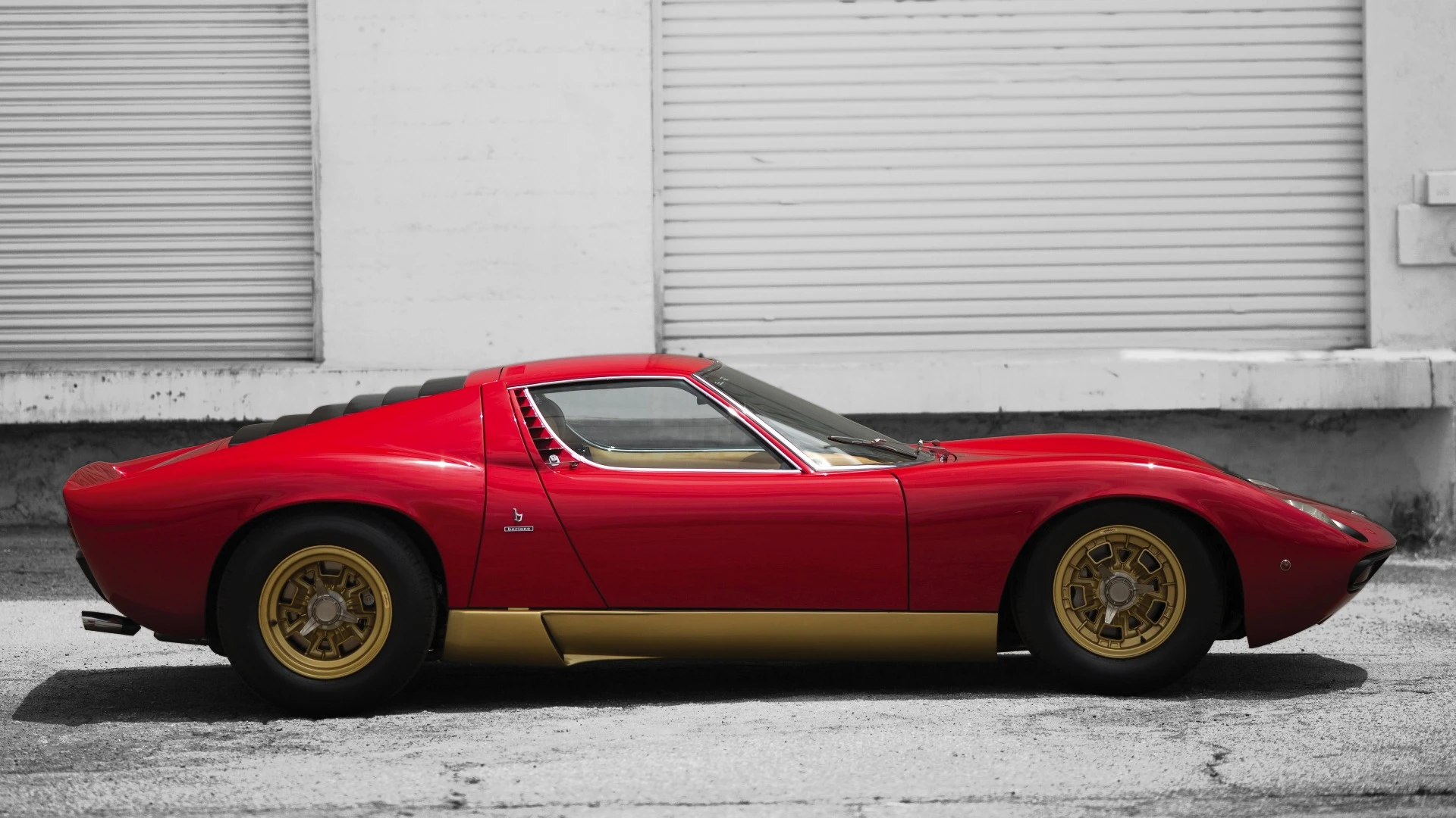 This 1971 Lamborghini Miura P400 SV is estimated to sell for between $2,200,000 and $2,600,000