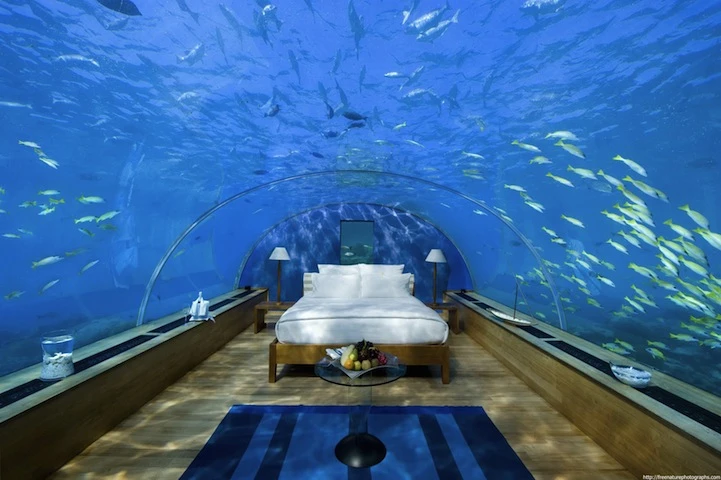 The resort has been known to transform the underwater dining room into a private bedroom suite for two on special occasions. (Photo: Conrad Rangali)