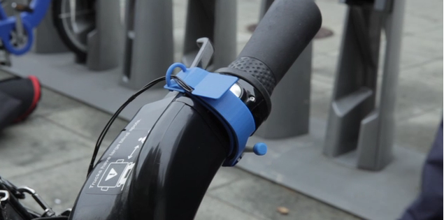 A thumb throttle control allows users to control the speed of the ShareRoller