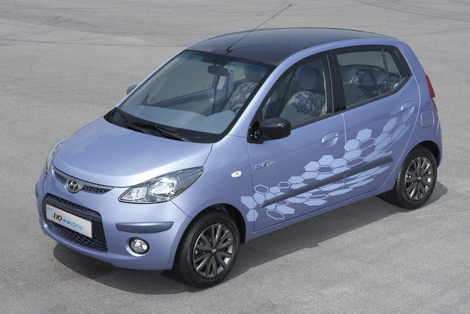 The BlueOn is built on the same body as the i10 EV concept vehicle (pictured)