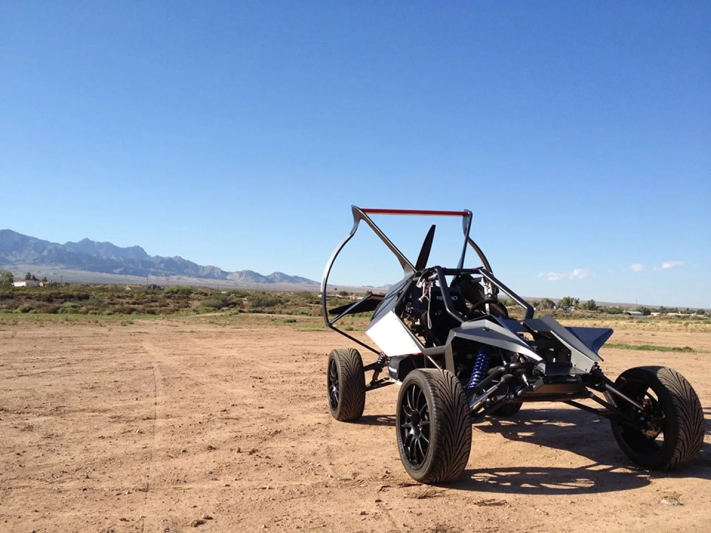SkyRunner car goes off-road and off-ground