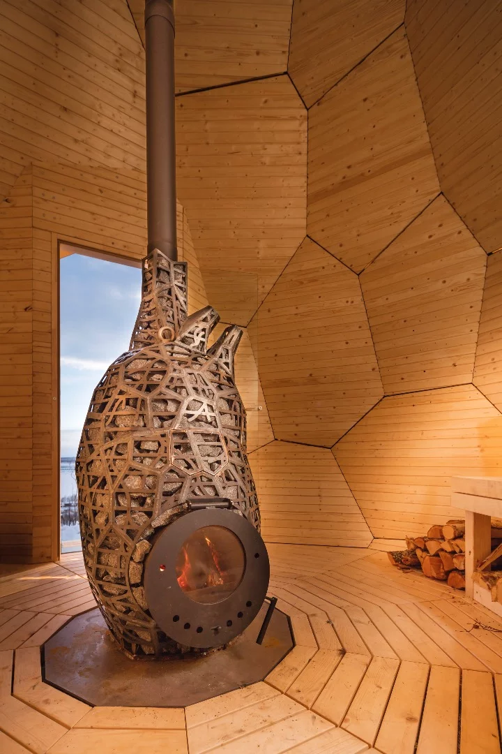The Solar Egg's interior reaches temperatures of 85° Celsius (185°F)