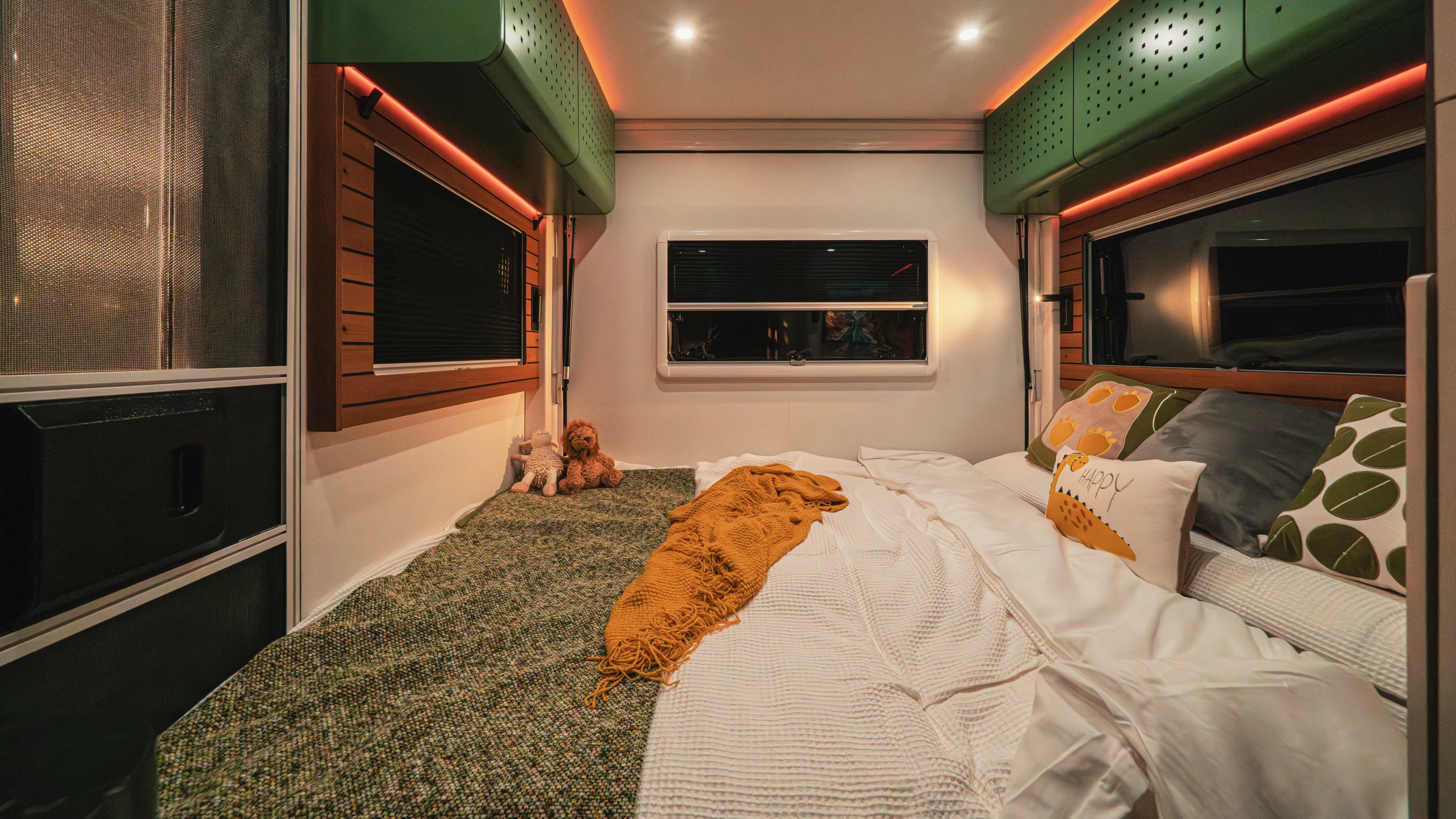 The convertible dinette bed is also a proper queen measuring 60 x 80 in