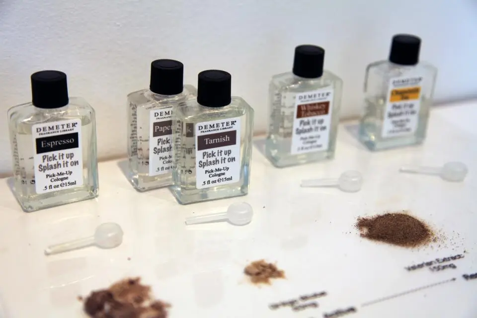 A view of the scents along with the chemical supplements (Photo: Aisen Caro Chacin)