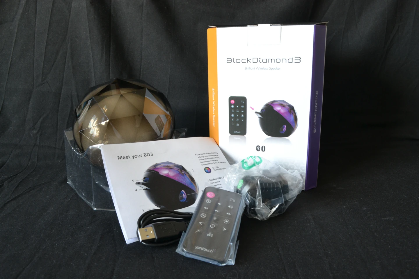 In the box : Black Diamond III Bluetooth loudspeaker/light, Combination USB charging and 3.5 mm audio cable, AC-to-USB power adapter, User guide