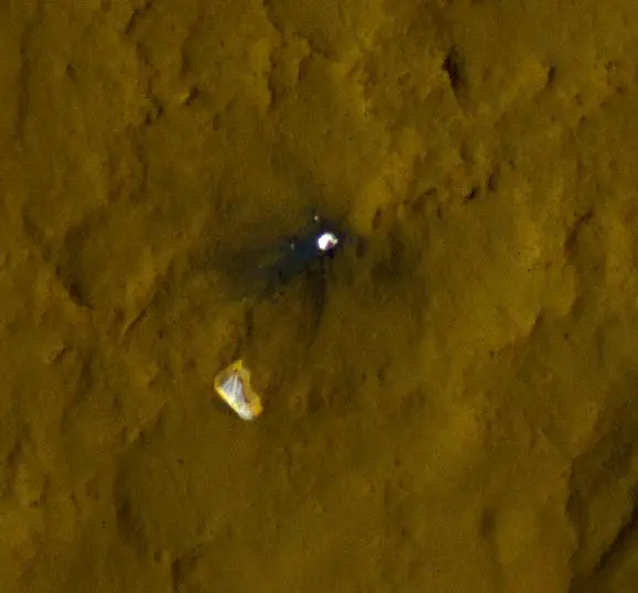 The Curiosity lander's parachute seen by the Mars Reconnaissance Orbiter (Image: NASA/JPL-Caltech/Univ. of Arizona)