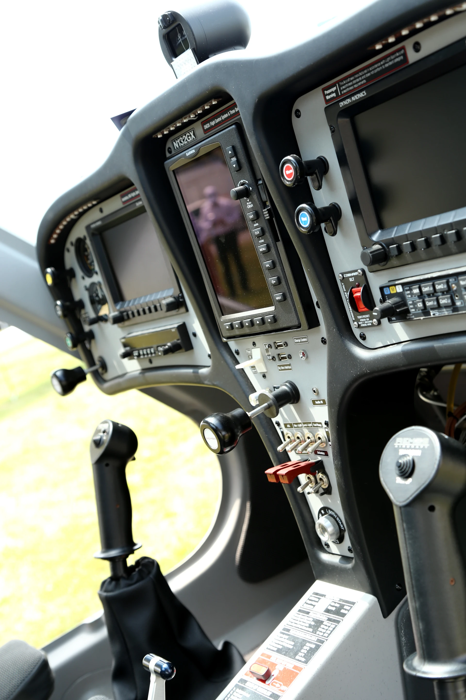 Remos GX control panel (Photo: Angus MacKenzie/Gizmag.com)