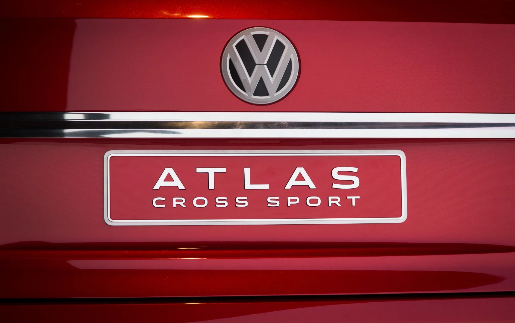 The aluminum trim line on the rear of the Atlas Cross Sport concept