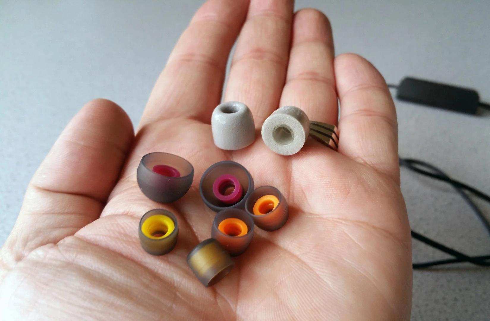 The Phiaton PS 202 NC comes with three additional sizes of silicone tips and one set of Comply foam tips