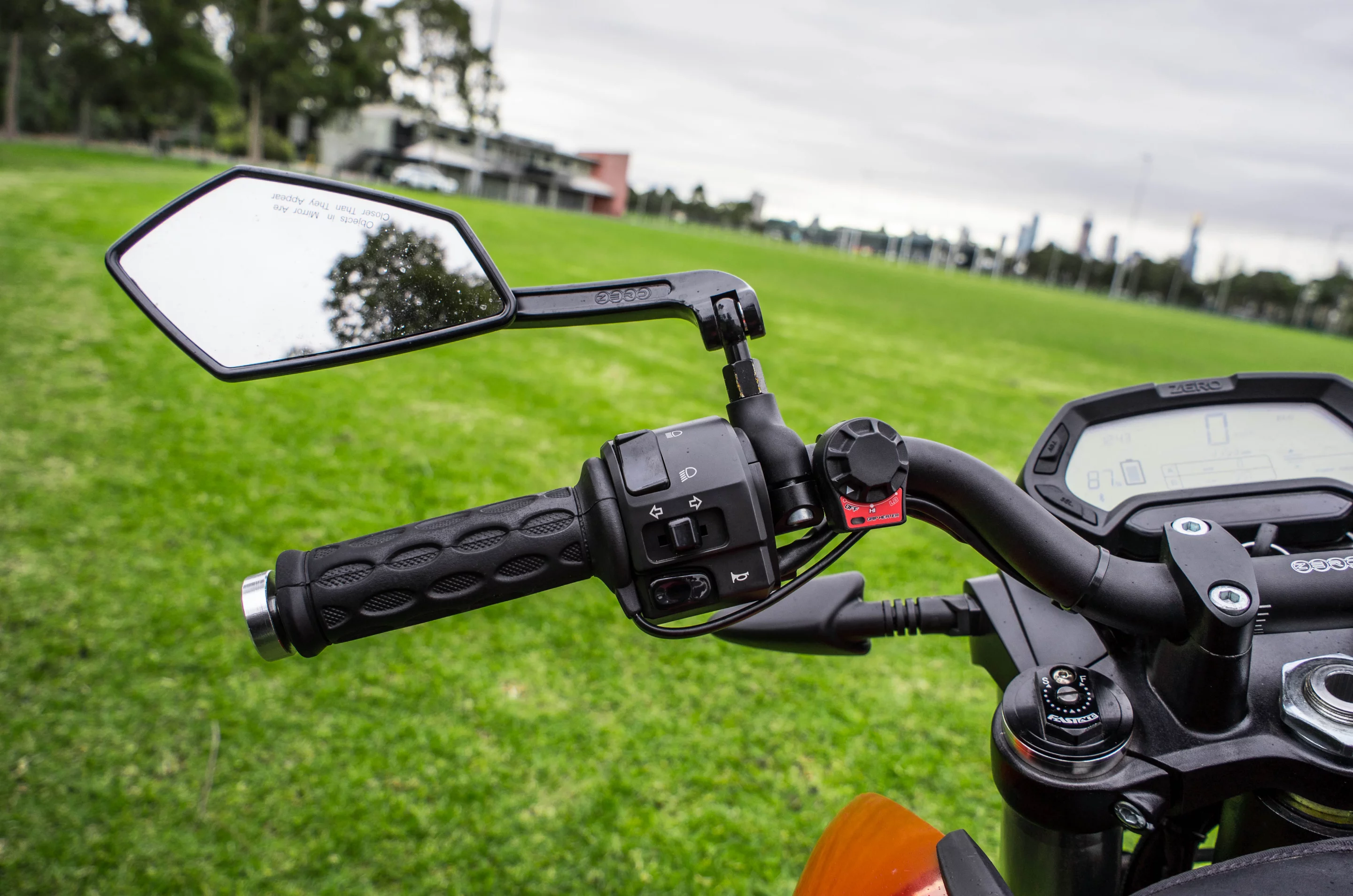 The 2014 Zero SR - left grip and mirror (Photo: Loz Blain/Gizmag.com)