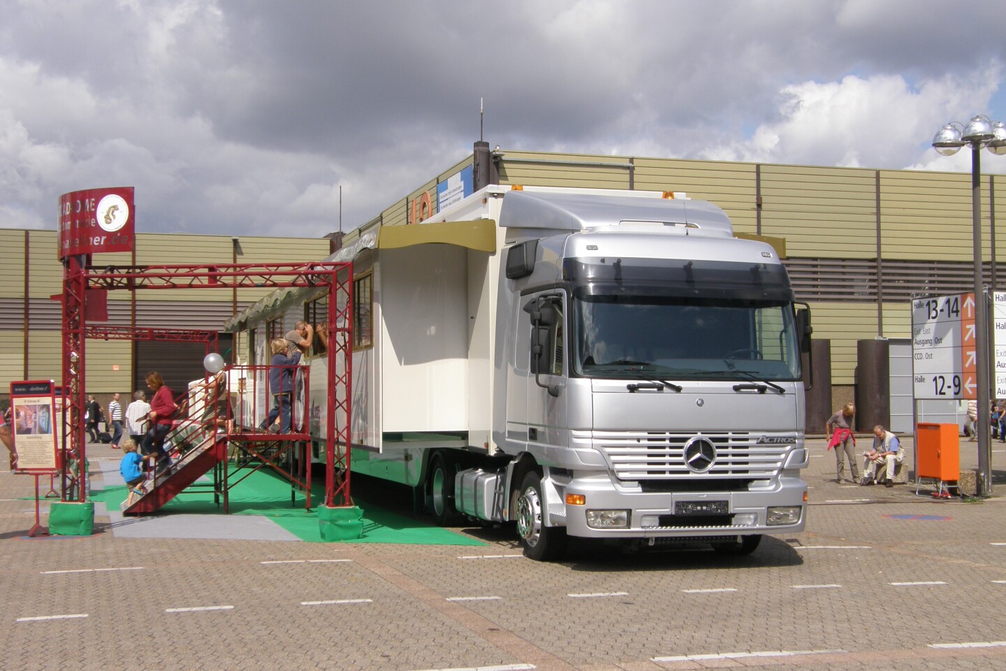 The world's largest singlestory motorhome?