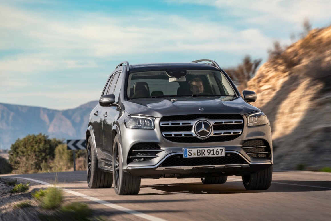 Mercedes Benz Embiggens Its Biggest Luxury Suv The New 2020 Gls