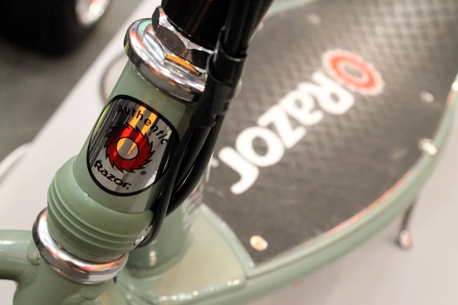 The Razor badge on the RX200 Electric Scooter (Photo: Gizmag / Stu Robarts)