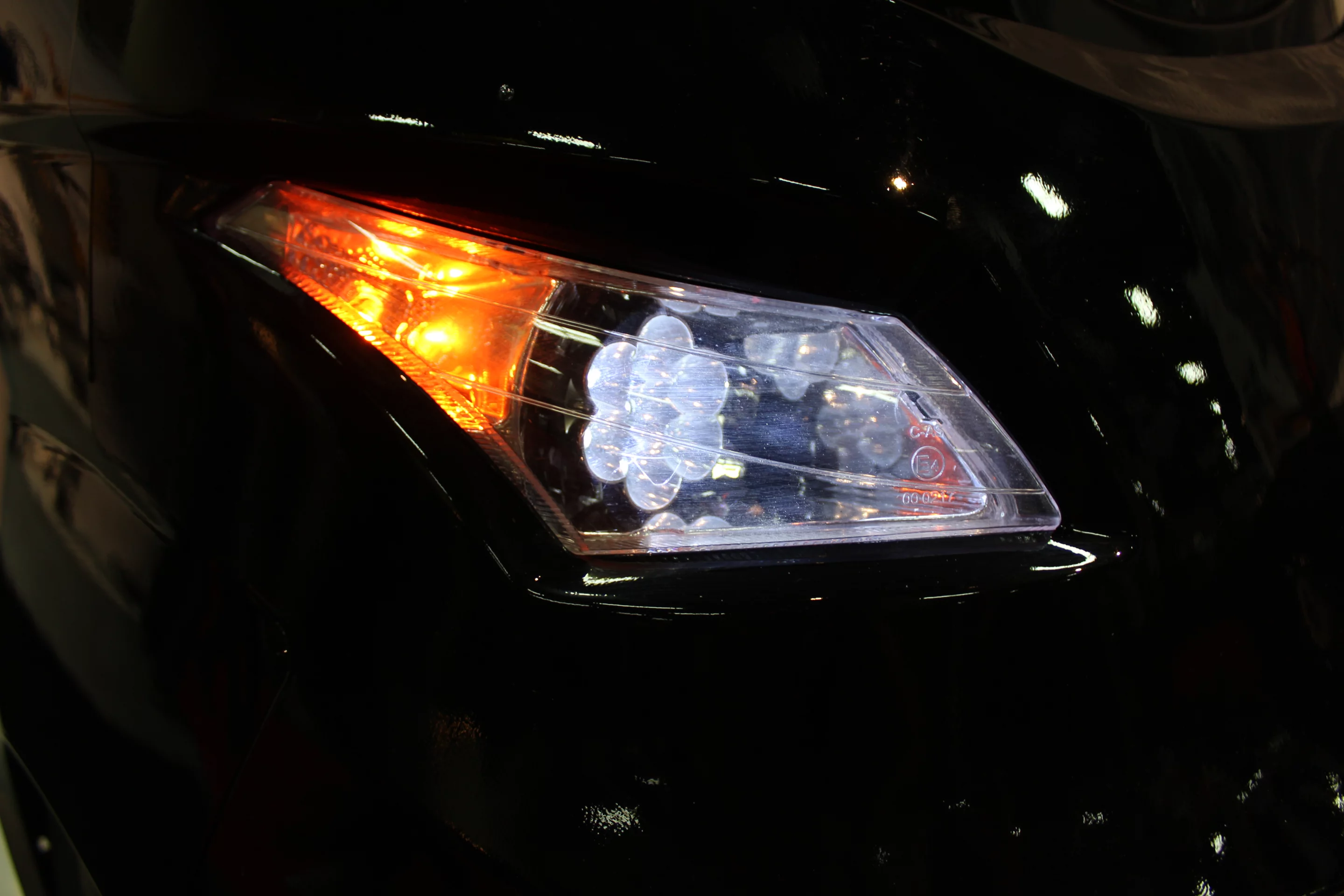 It has a full lighting system (Photo: Ben Coxworth)