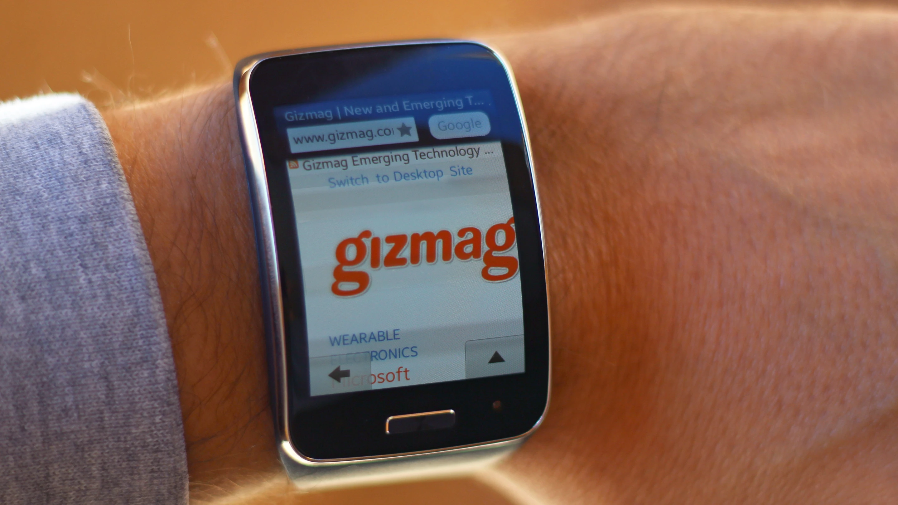 Samsung Gear S (Photo: Will Shanklin/Gizmag.com)