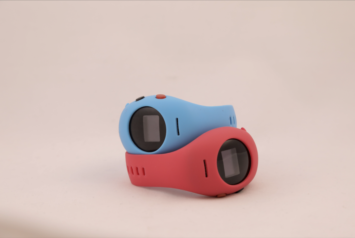 Safer Pro, built into a wristwatch-like device