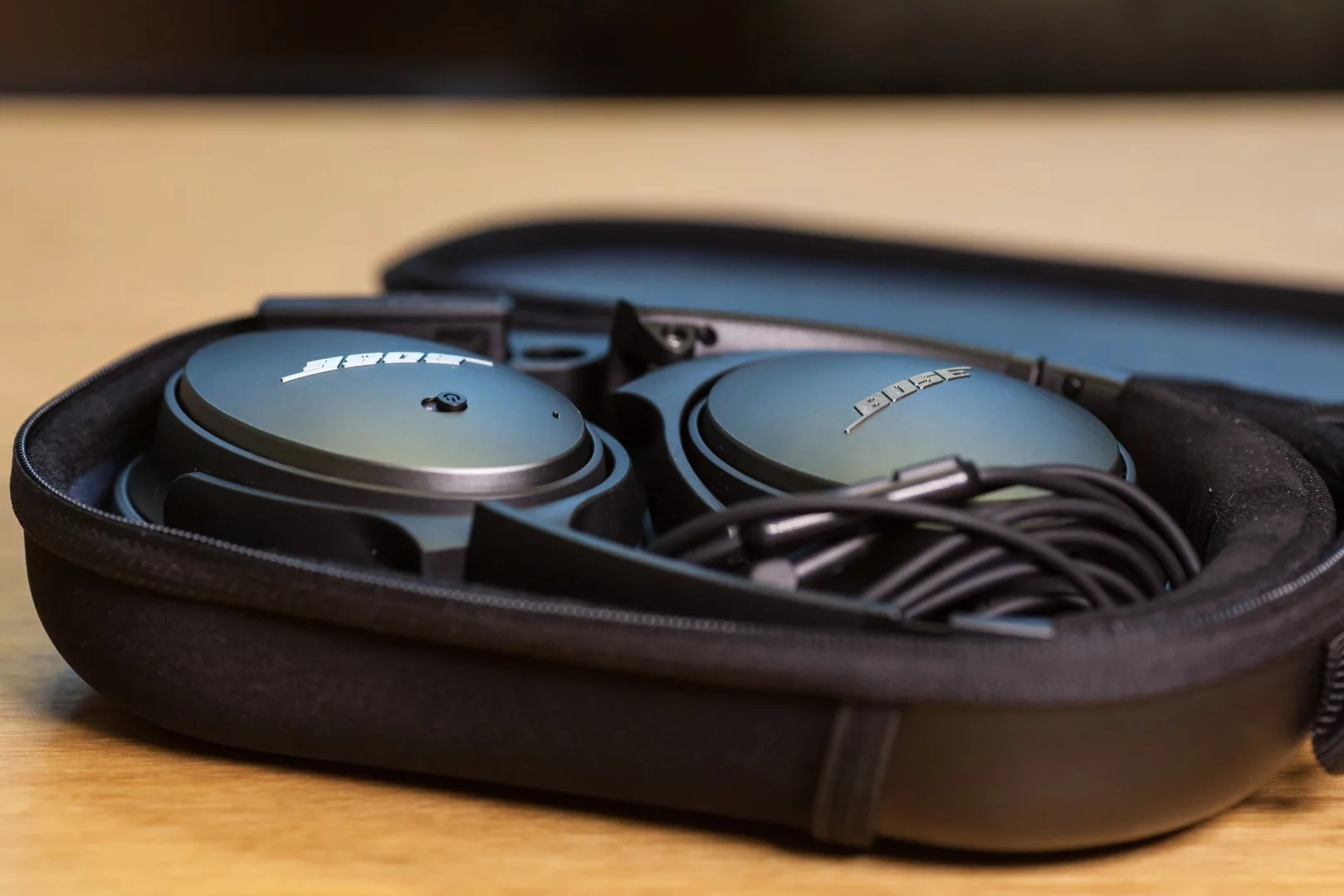 The QuietComfort 25s fold up to fit in a compact carrying case that measures 5.75 x 8.25 x 2 (14.6 x 21 x 5.1 cm)