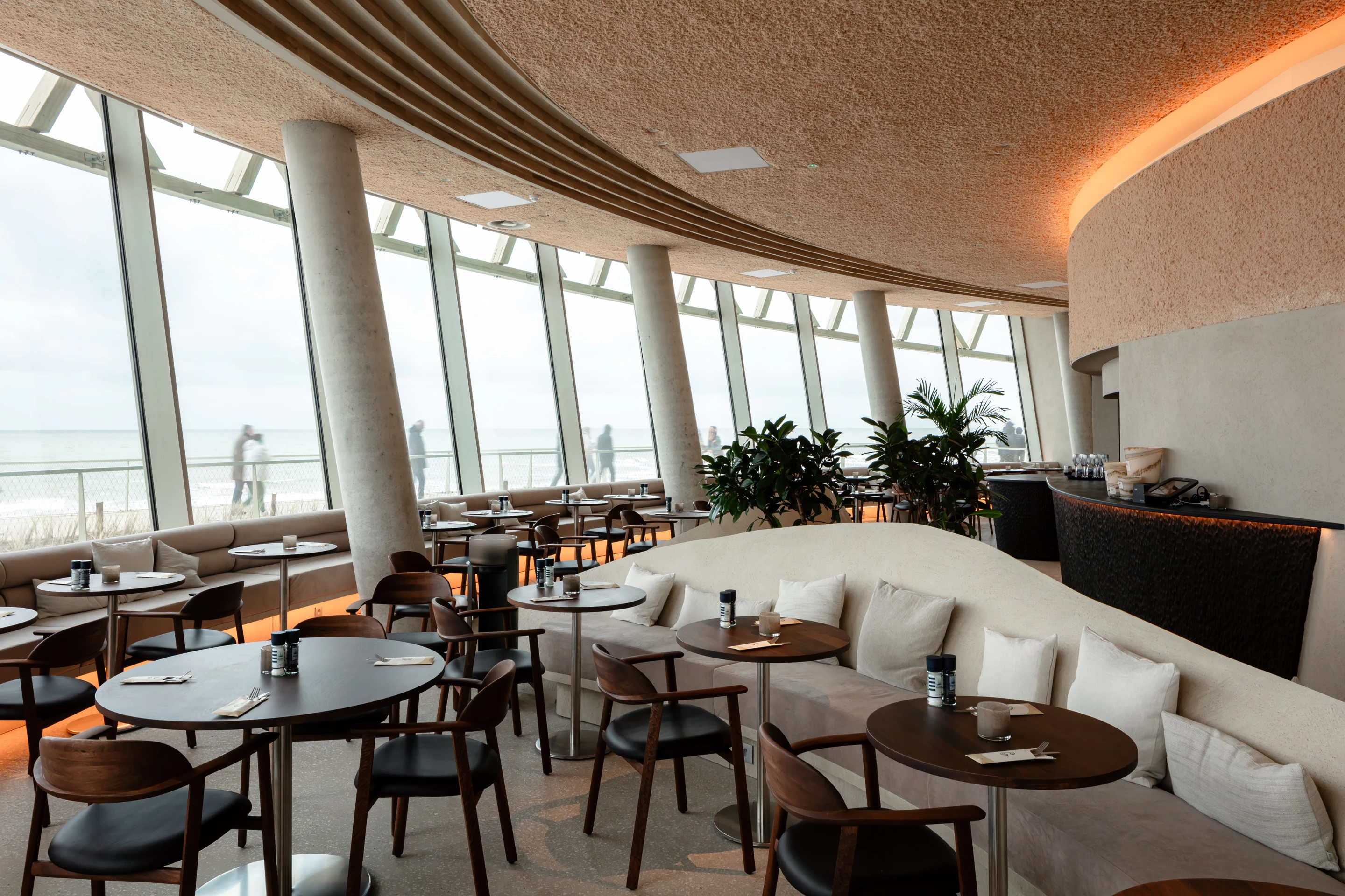 Silt measures 36,000 sq m (roughly 387,000 sq ft) and its interior offers excellent views of the coastline