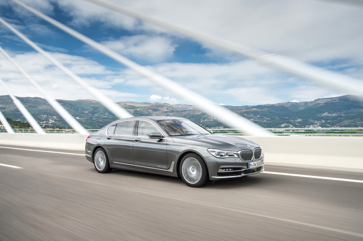 With 760 Nm on tap, the 750d has more torque than most big performance sports cars