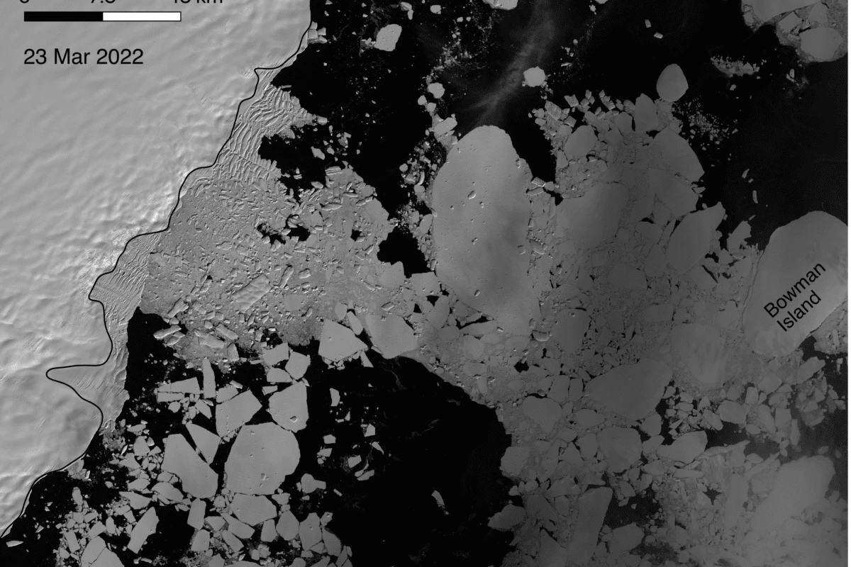 Satellite images on March 23 show the disintegration of the Conger Ice Shelf