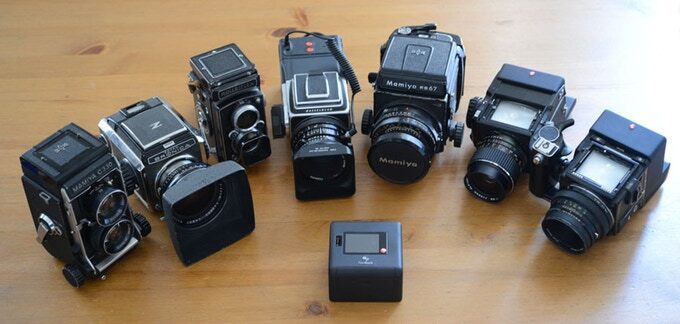 The I'm Back MF digital camera back is designed to fit most medium format cameras thanks to the use of adapters