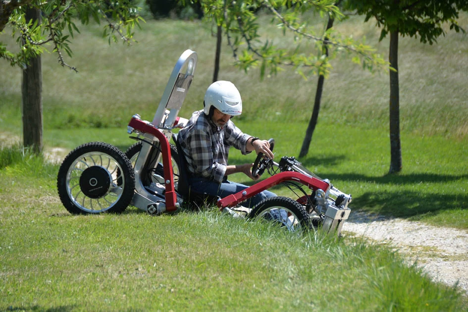 Swincar makes light work of tough descents withl braking, electric drive and steering on all four wheels