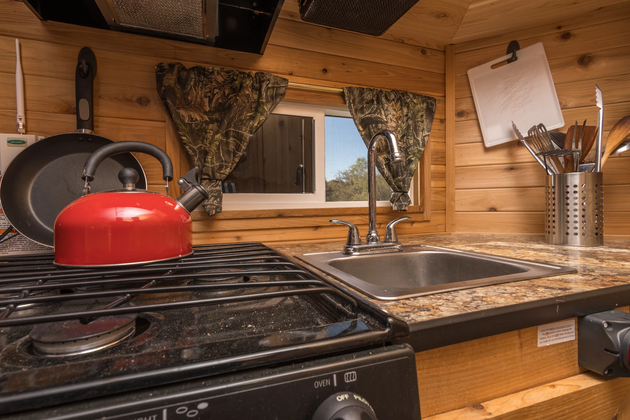 The Heidi-Ho's kitchen includes an oven